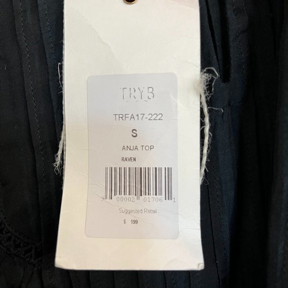 Black blouse - Picture 2 of 5